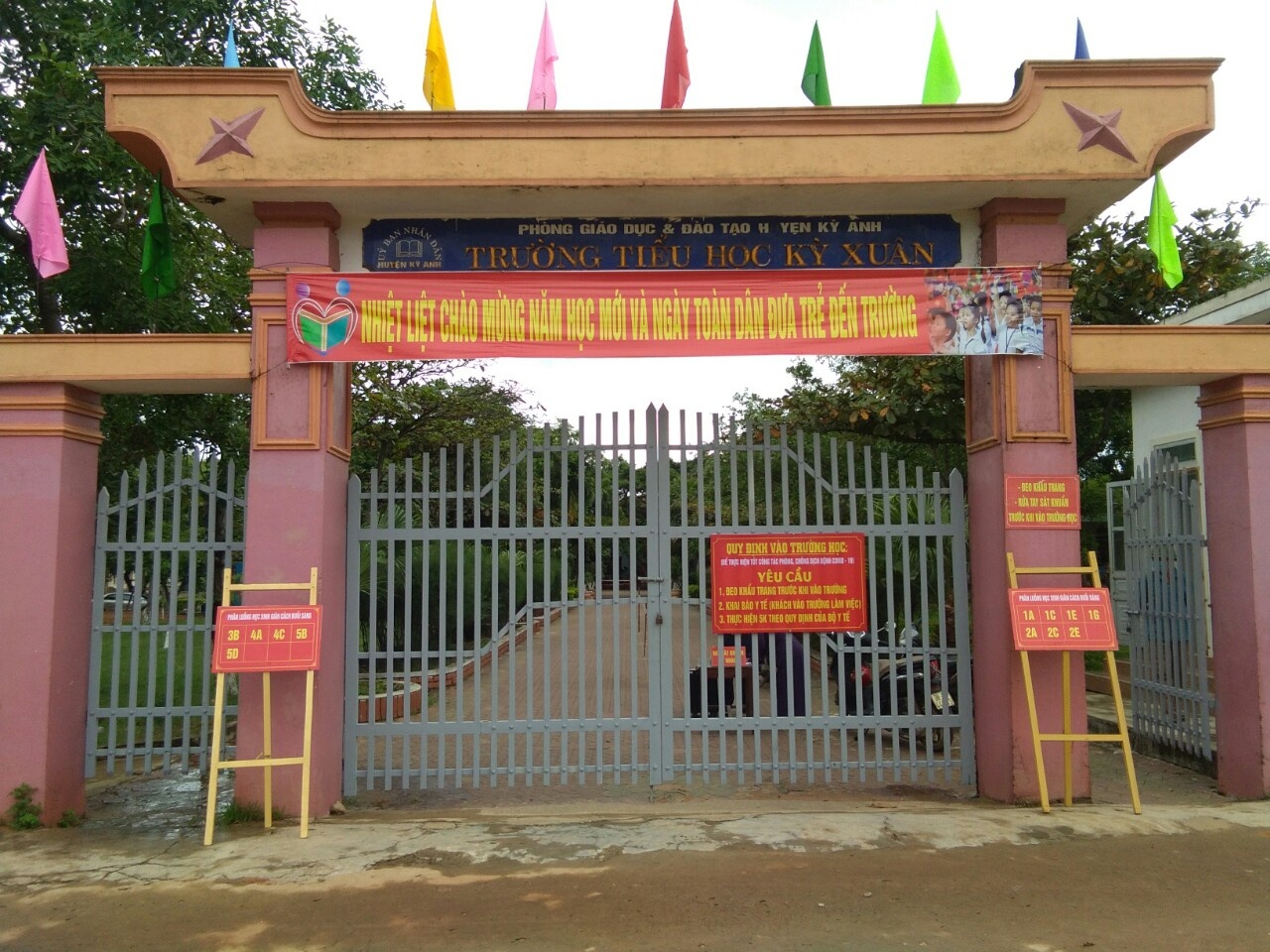 Buoc thoi viec mot hieu pho nhieu thang khong den co quan lam viec hinh anh