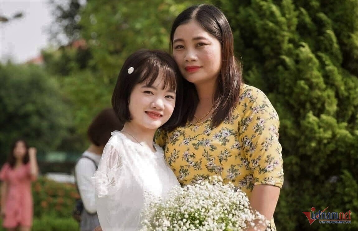 Chuyen chua ke ve co giao khong tay duoc dac cach tuyen dung hinh anh