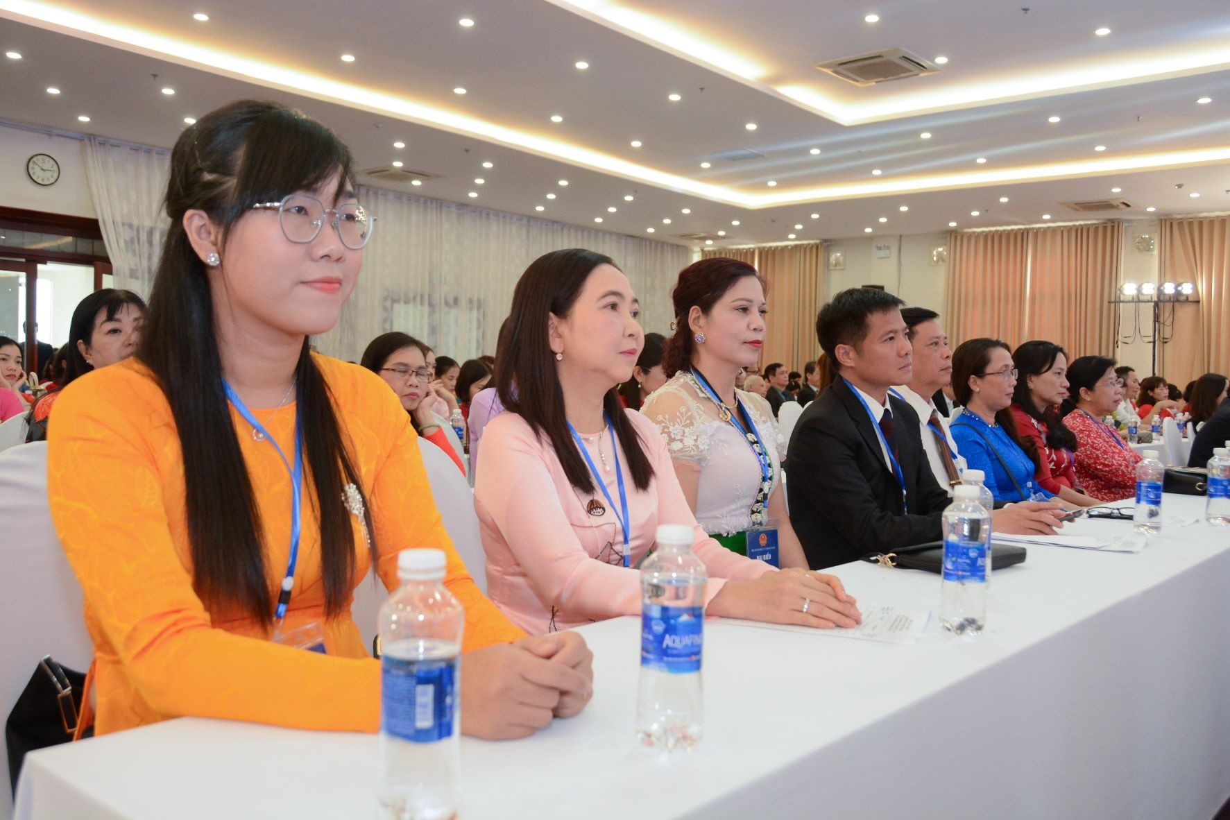 Tham do viec xet tang danh hieu NGND, NGUT cho gan 1.500 nha giao hinh anh