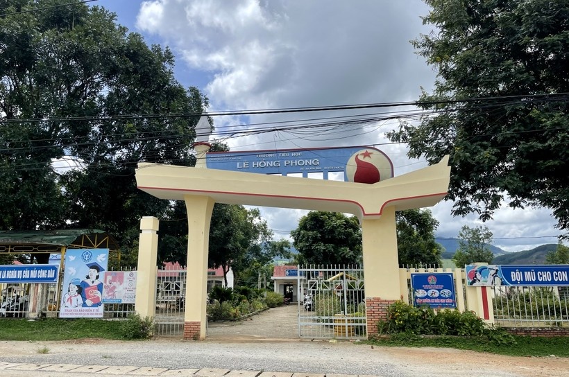 Hieu truong o Kon Tum bi to lam thu hinh anh