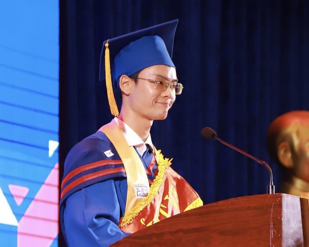 Tro thanh thu khoa kep truong Su pham sau khi tu bo 4 nam hoc bac si hinh anh