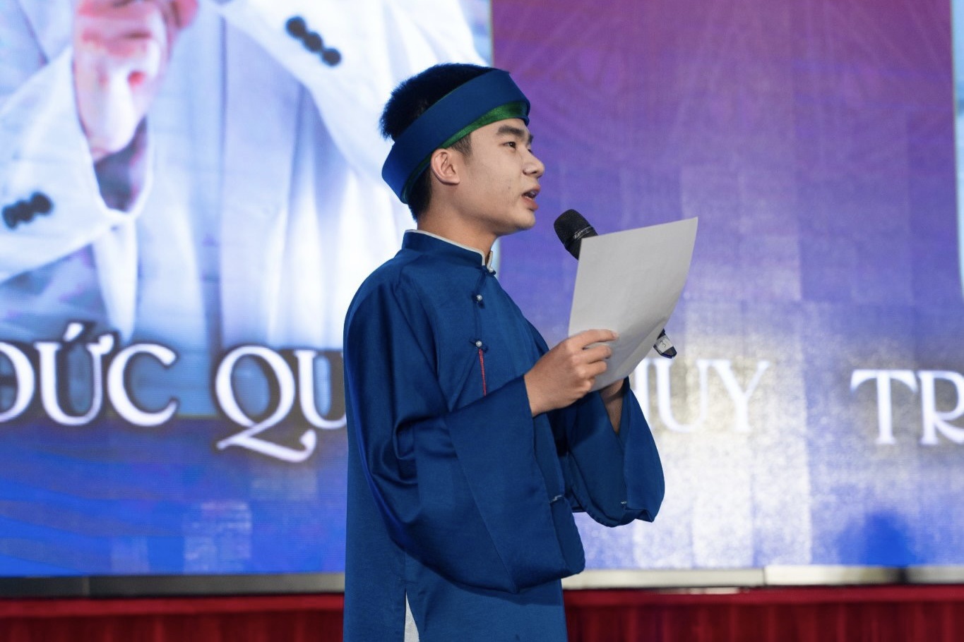 thu linh sinh vien anh 7