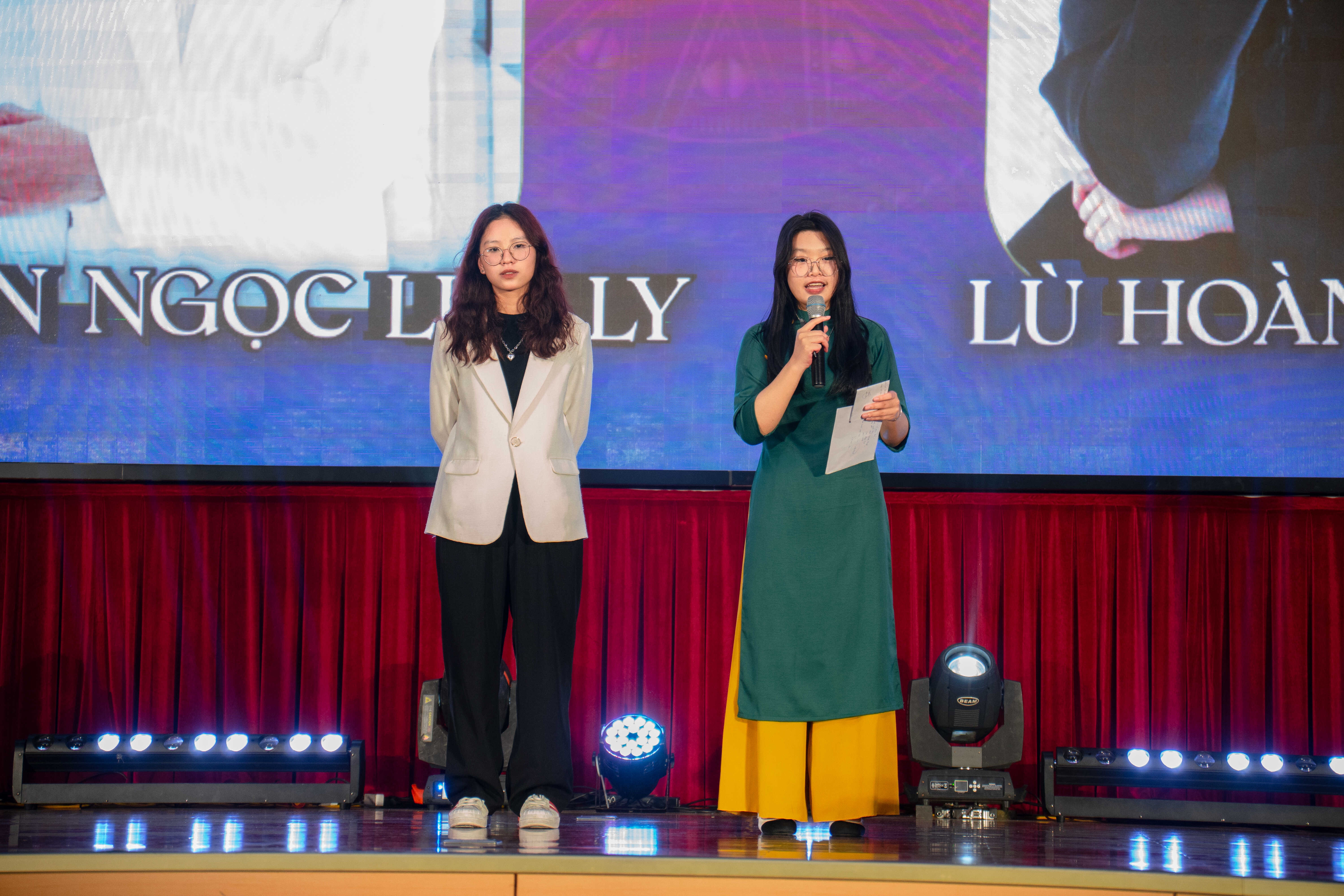 thu linh sinh vien anh 10