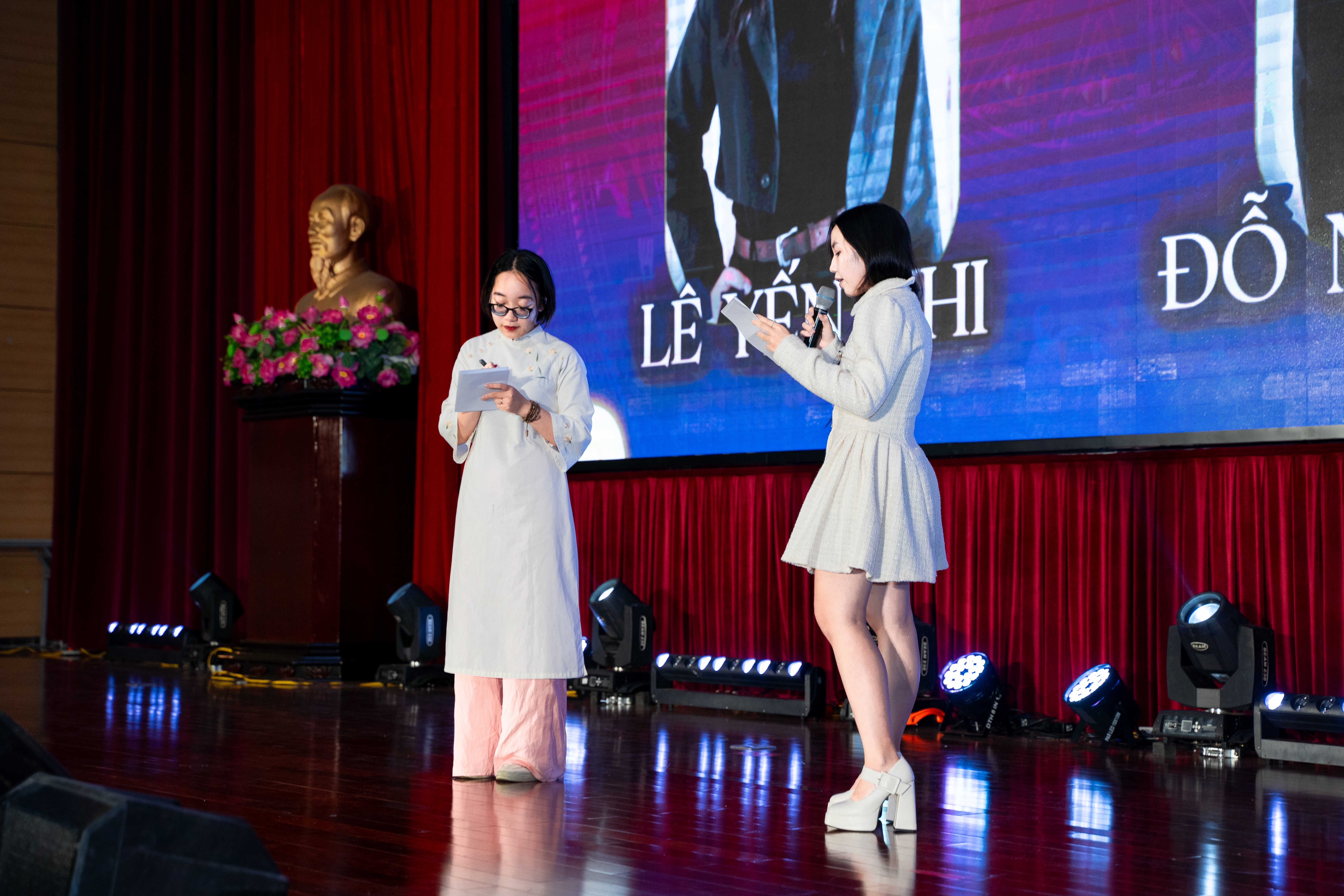 thu linh sinh vien anh 13