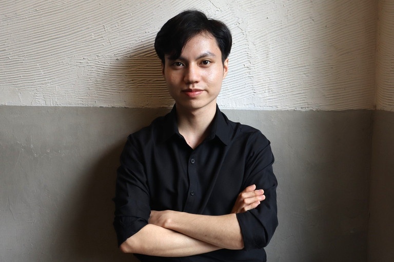 Hot boy tot nghiep thu khoa, lam tro giang DH Ngoai thuong o tuoi 22 hinh anh