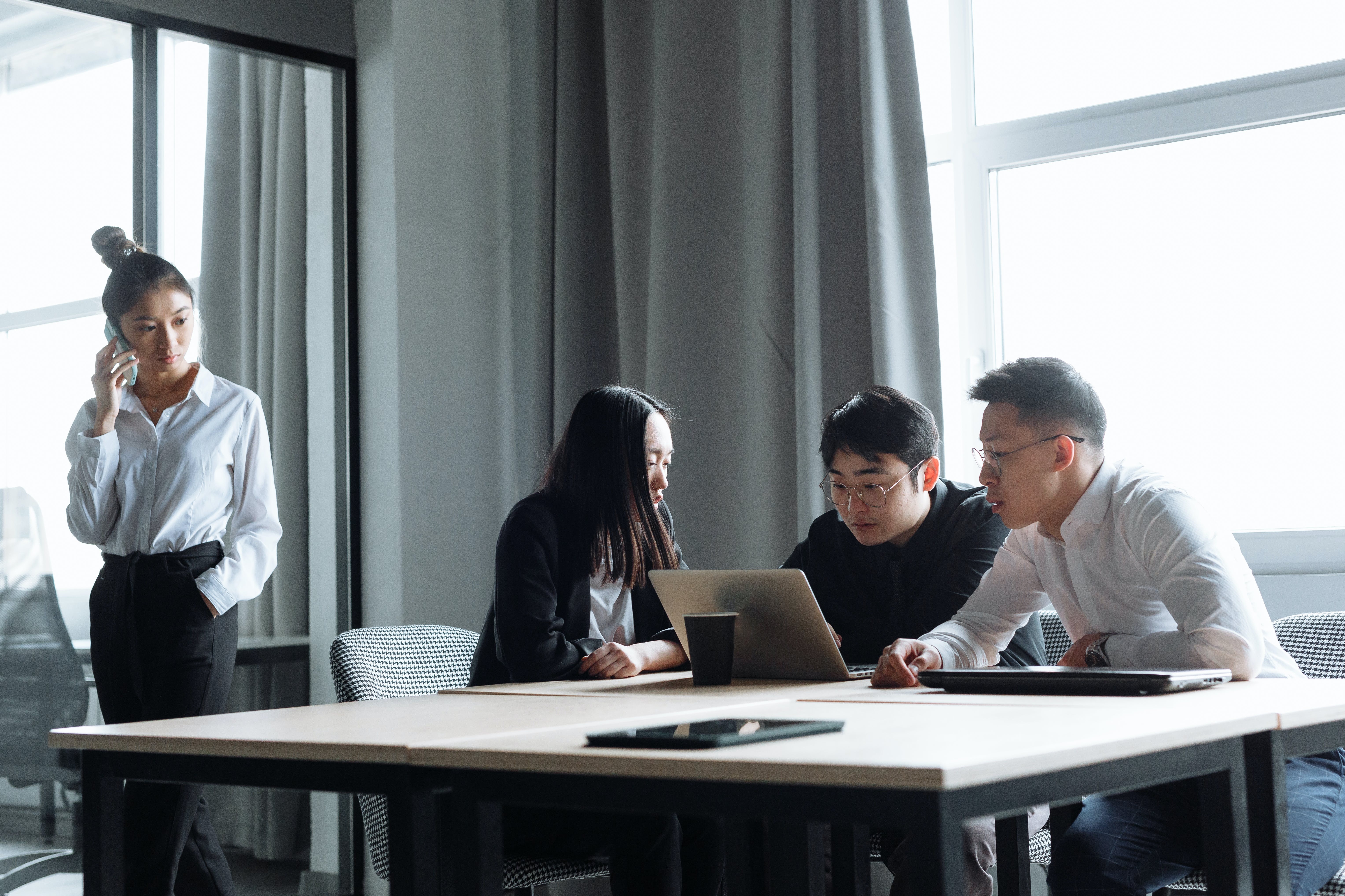 Gen Z làm việc ảnh 1 Gen Z lam viec anh 1