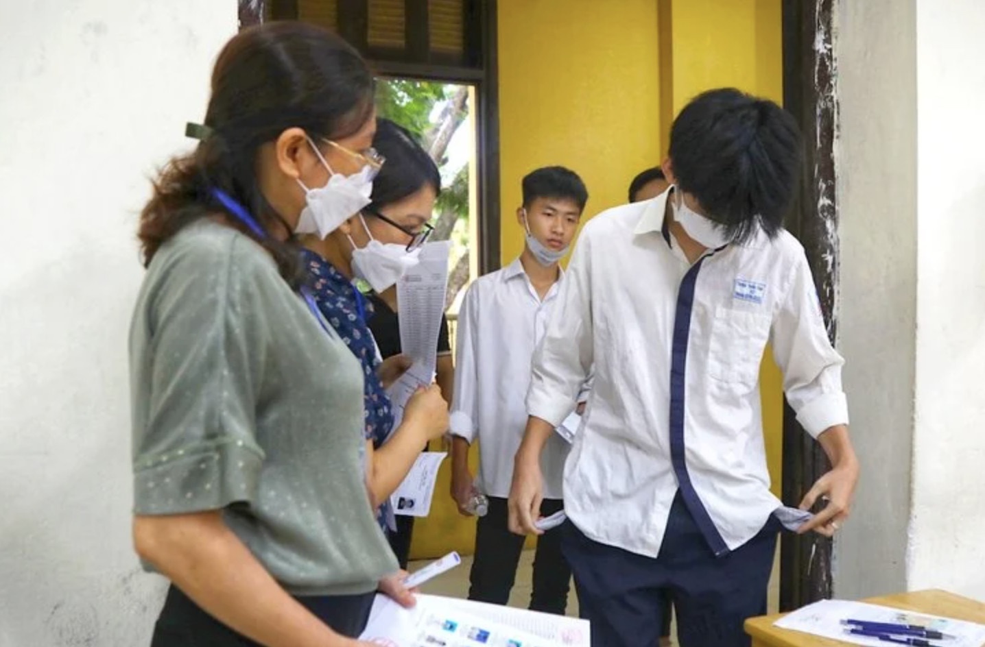 Du kien them dieu kien mien ngoai ngu thi tot nghiep THPT 2024 hinh anh