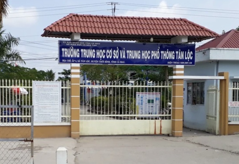 Su co khien hang tram hoc sinh khoi 10 phai thi lai mon Van hinh anh