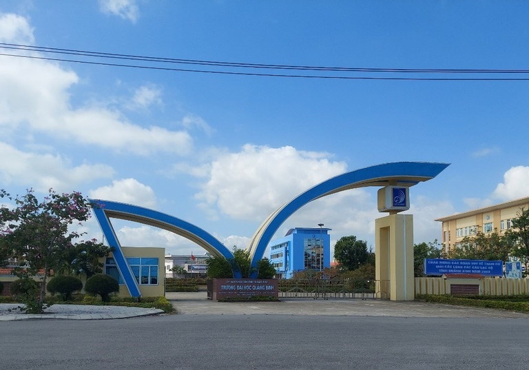 Hang tram giang vien dai hoc dieu dung vi bi no luong suot 8 thang hinh anh