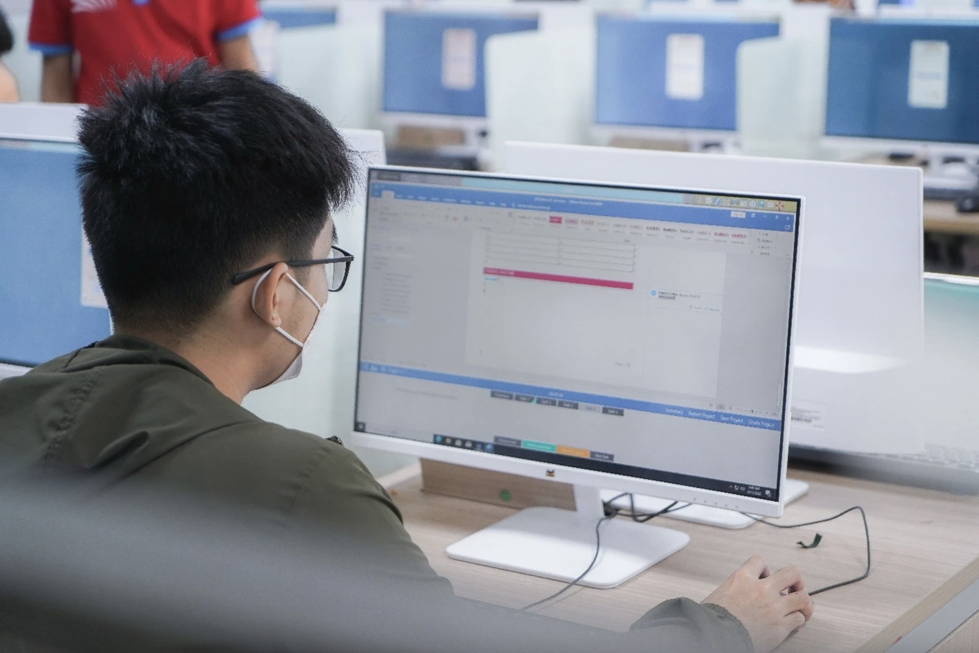 Tu FTU den NEU, khi cac truong kinh te 'lan san' nganh cong nghe hinh anh