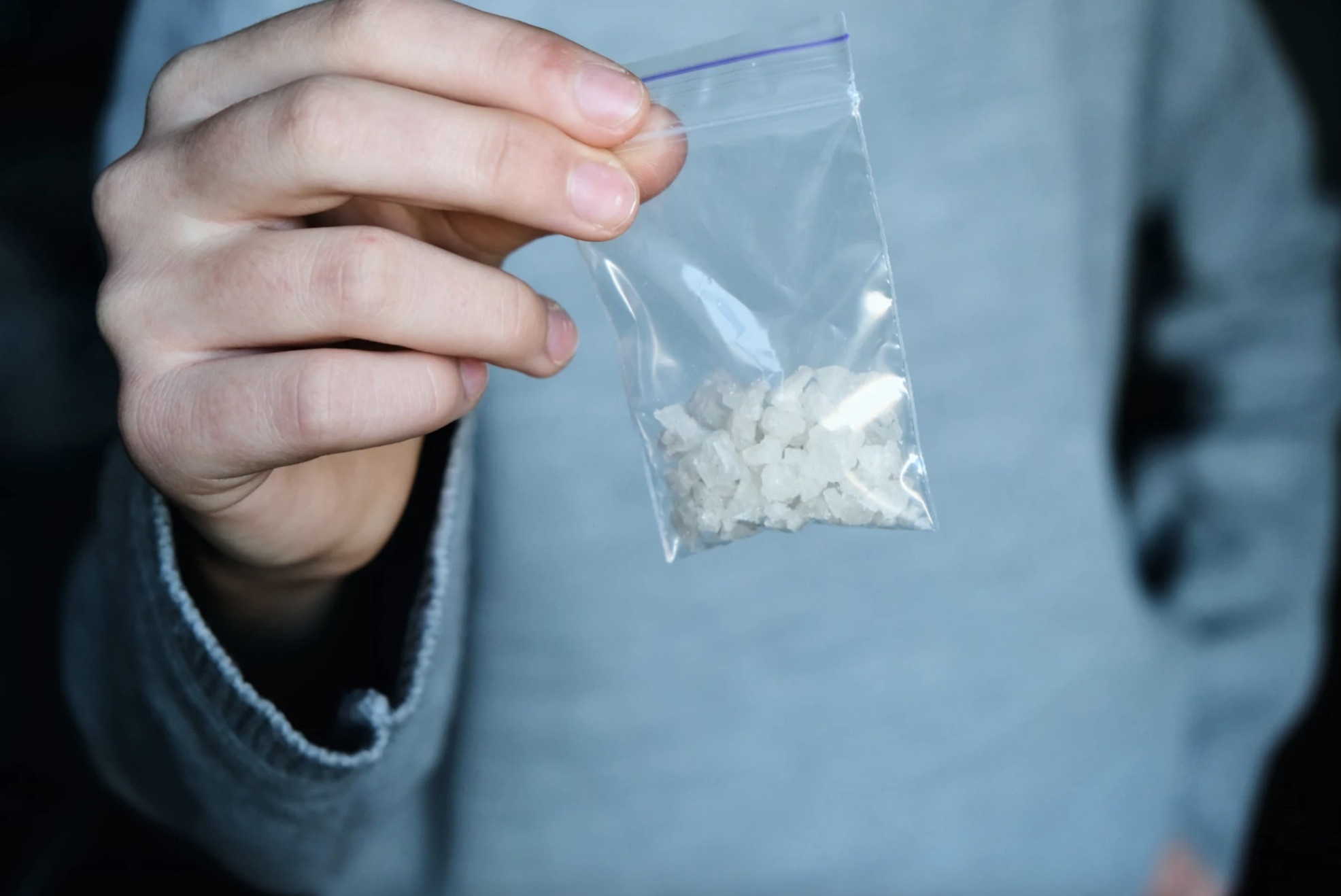 Tro giang My bi bat vi dieu che ma tuy da trong truong dai hoc hinh anh