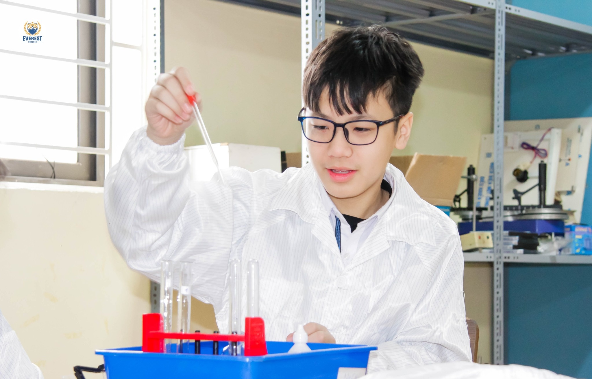 Loat truong tu yeu cau dat coc giu cho vao lop 10 hinh anh