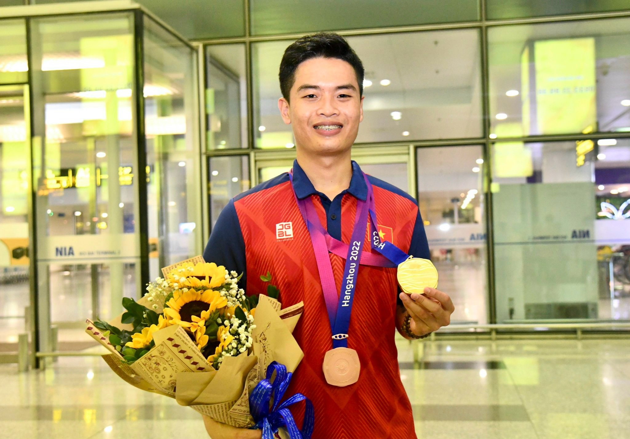 guong mat tre tieu bieu anh 8