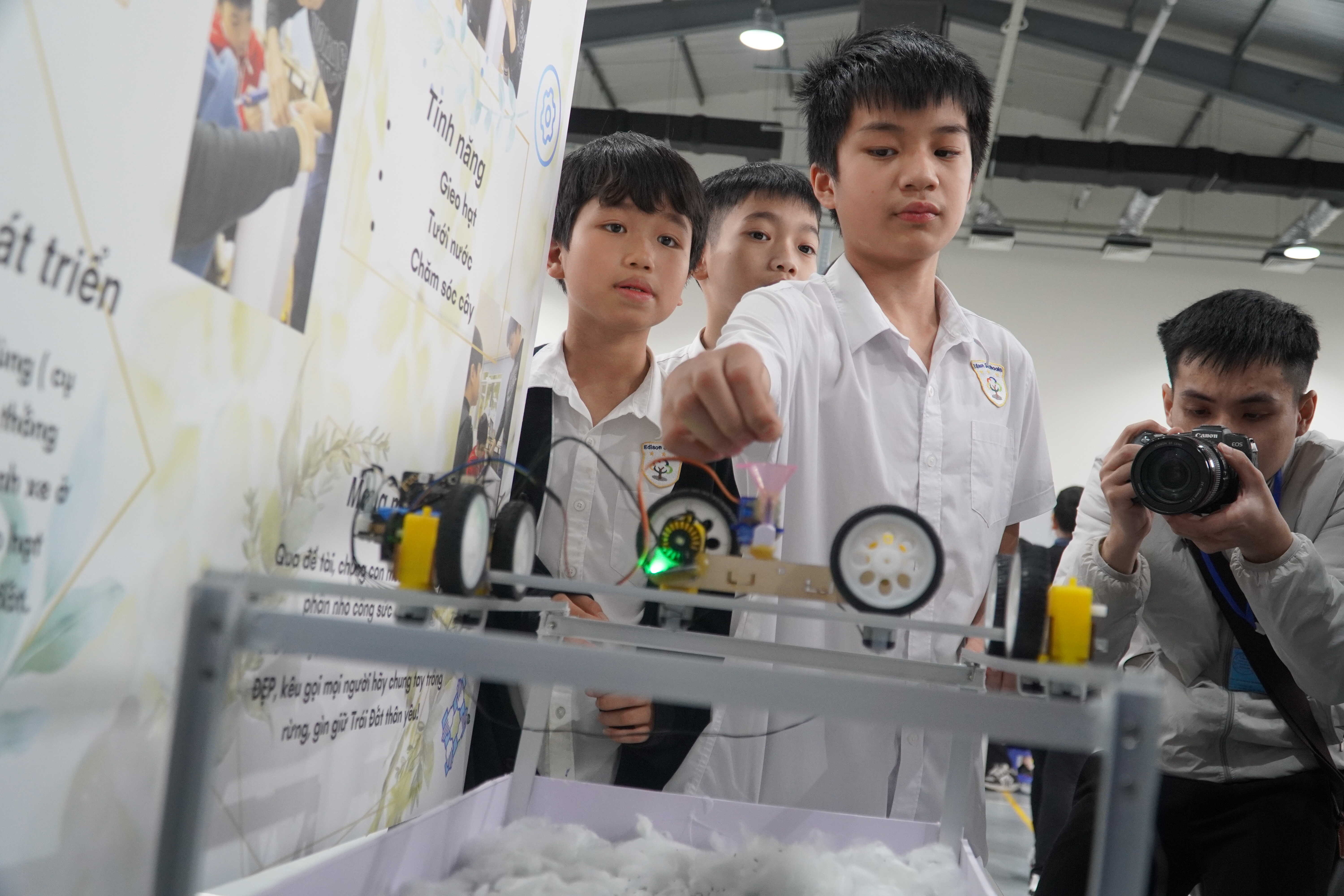 học sinh thi STEAM ảnh 7 hoc sinh thi STEAM anh 7