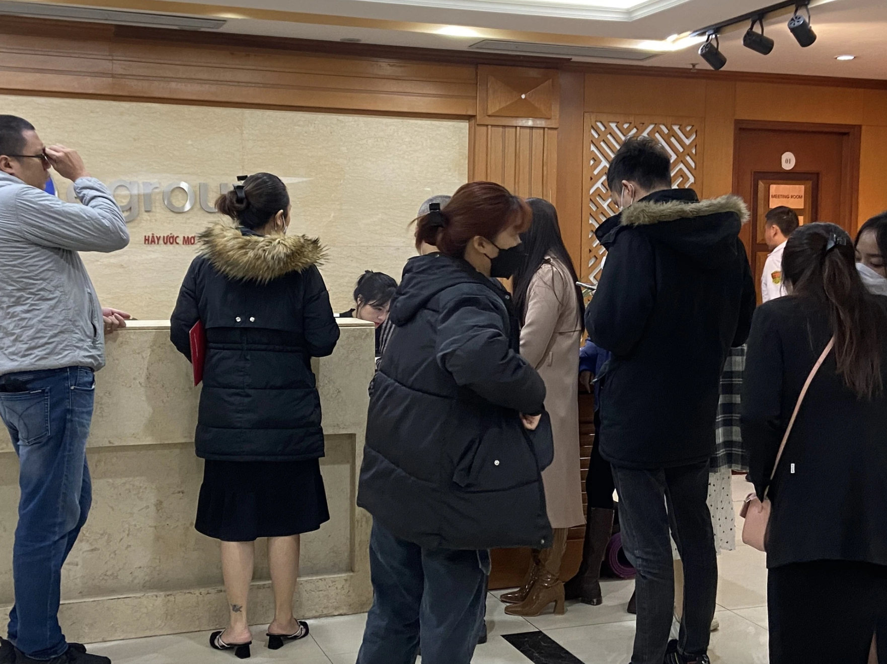 Shark Thuy bi bat anh 1