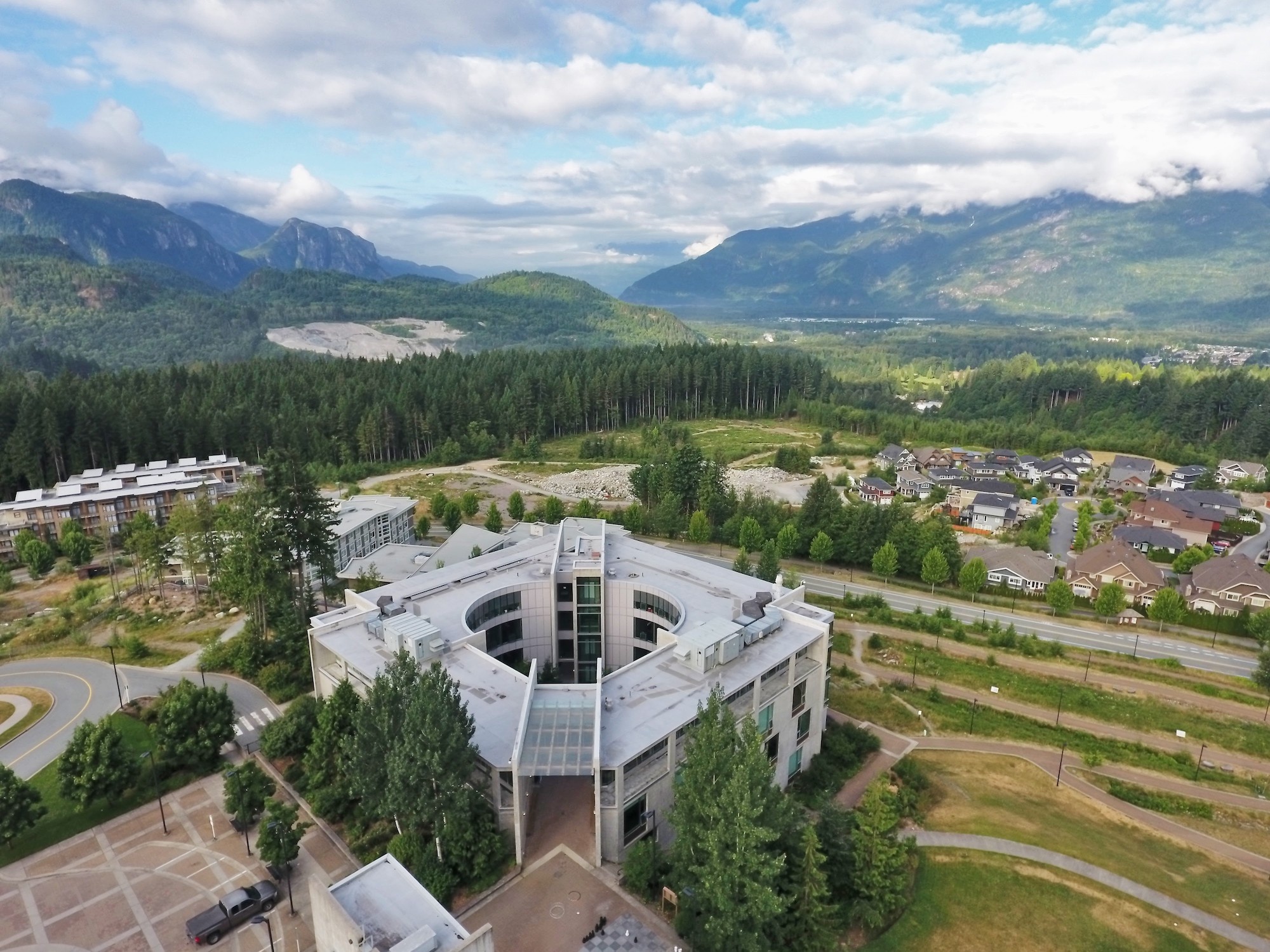 dai hoc doc dao anh 1