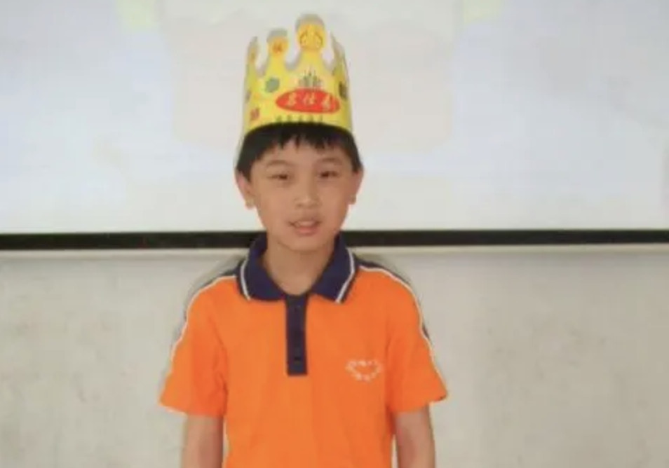 Than dong 11 tuoi do dai hoc, vuong nghi van 'thao tung' nha truong hinh anh