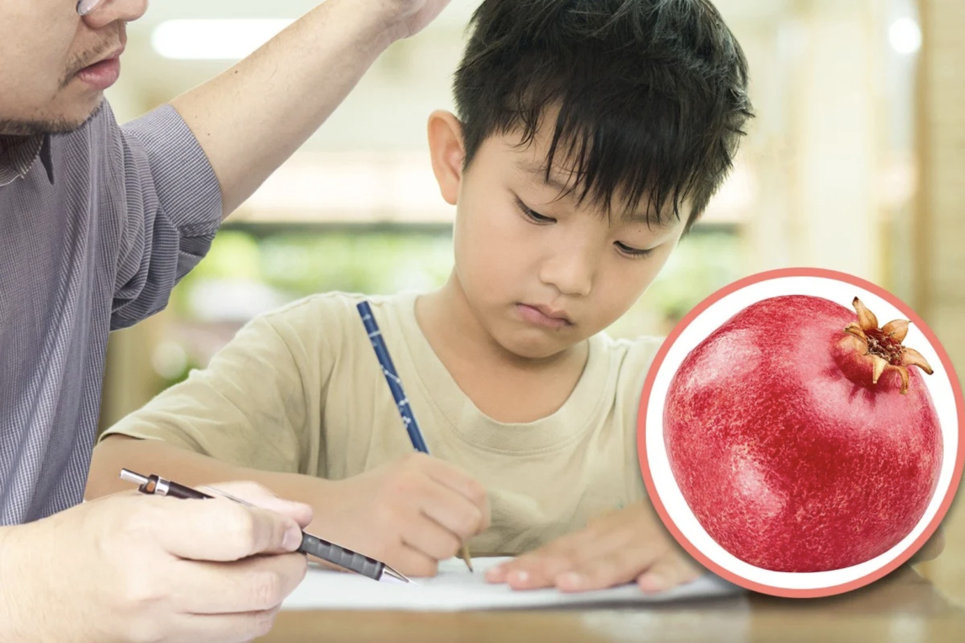 Ong bo nem trai luu lam vo la lach con khi day cau be hoc bai hinh anh