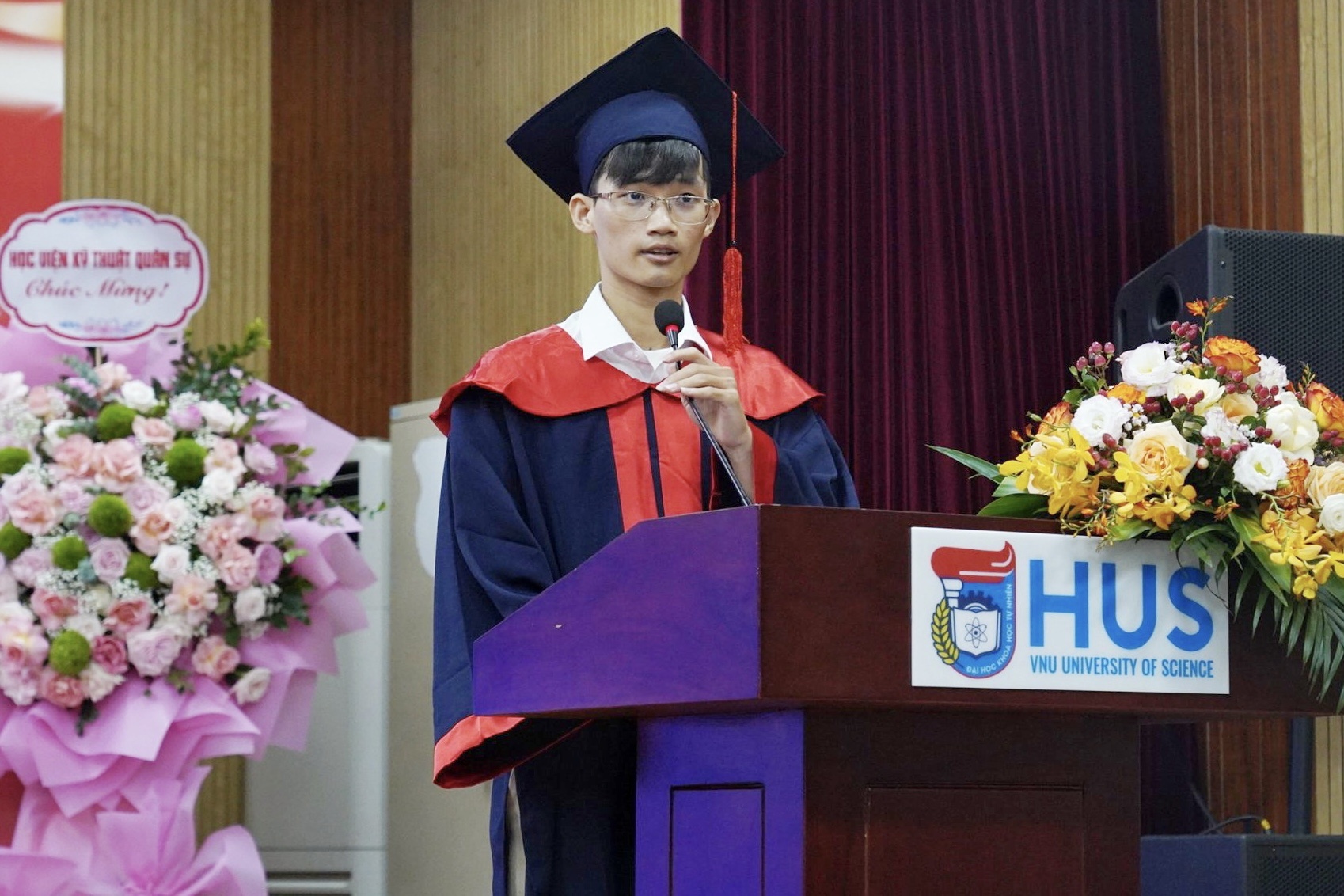 Nam sinh Binh Dinh tot nghiep thu khoa truong Tu nhien Ha Noi hinh anh