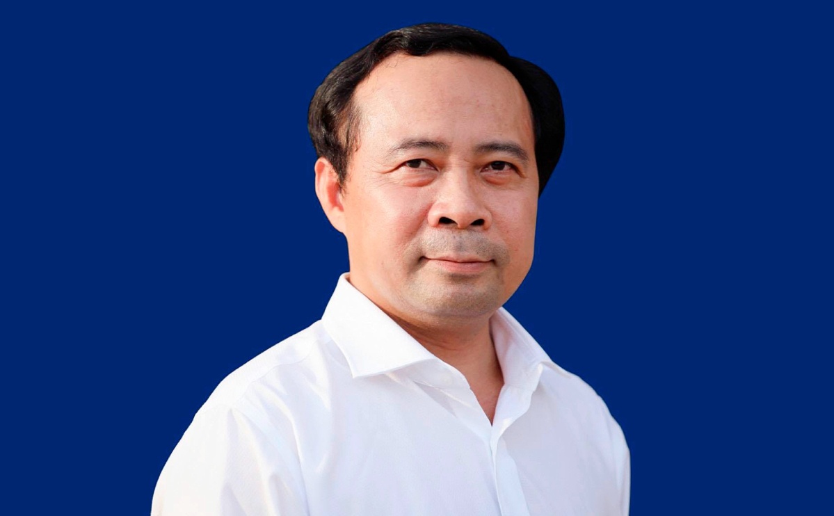 thu truong moi anh 2