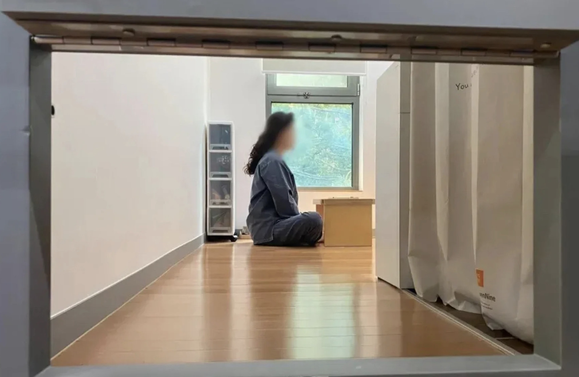 Cha me tu giam minh de hieu noi dau cua con hinh anh