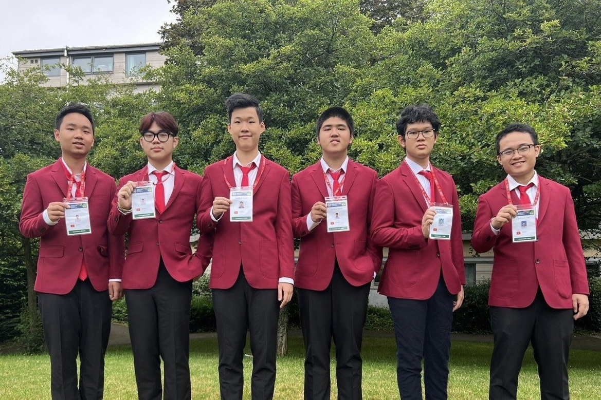 Viet Nam gianh 5 huy chuong Olympic Toan quoc te hinh anh