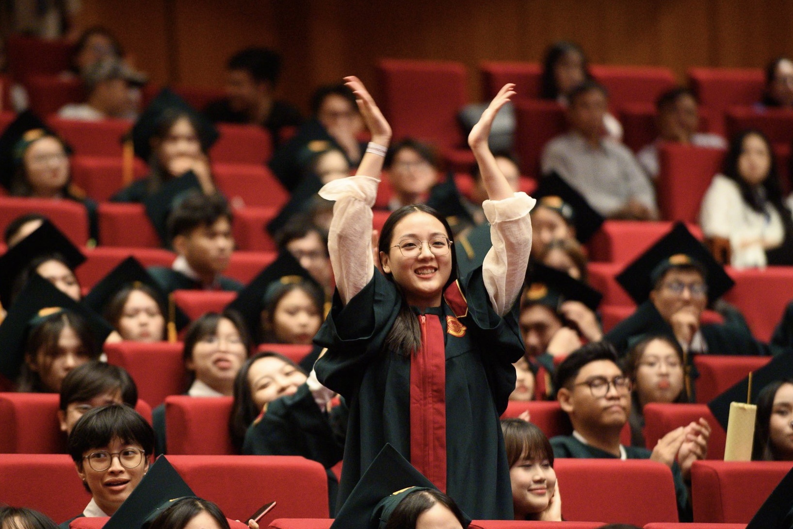 Bai phat bieu truyen lua cua Chu tich Hoi dong truong DH Kinh te hinh anh