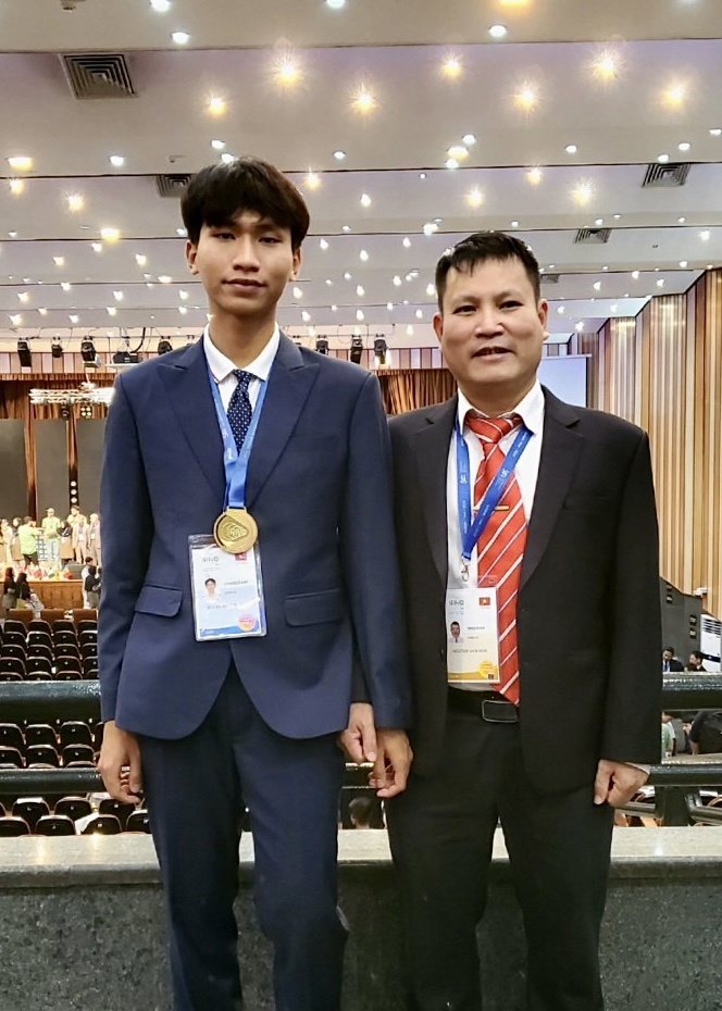 Truong Phi Hung Olympic Ly anh 1