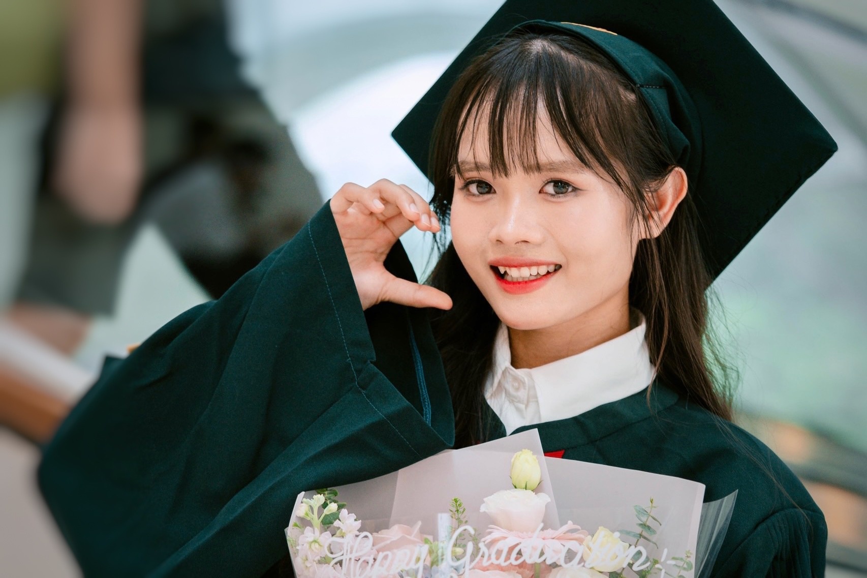 Tu cu soc truot nguyen vong 1 den tot nghiep thu khoa Dai hoc Kinh te hinh anh