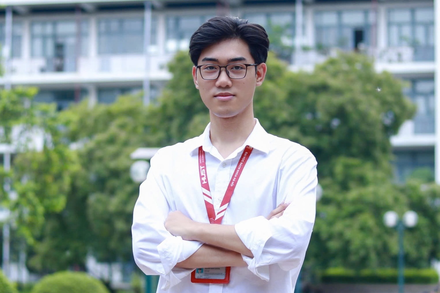 Nam sinh Bach khoa gianh huy chuong Tin hoc van phong the gioi hinh anh