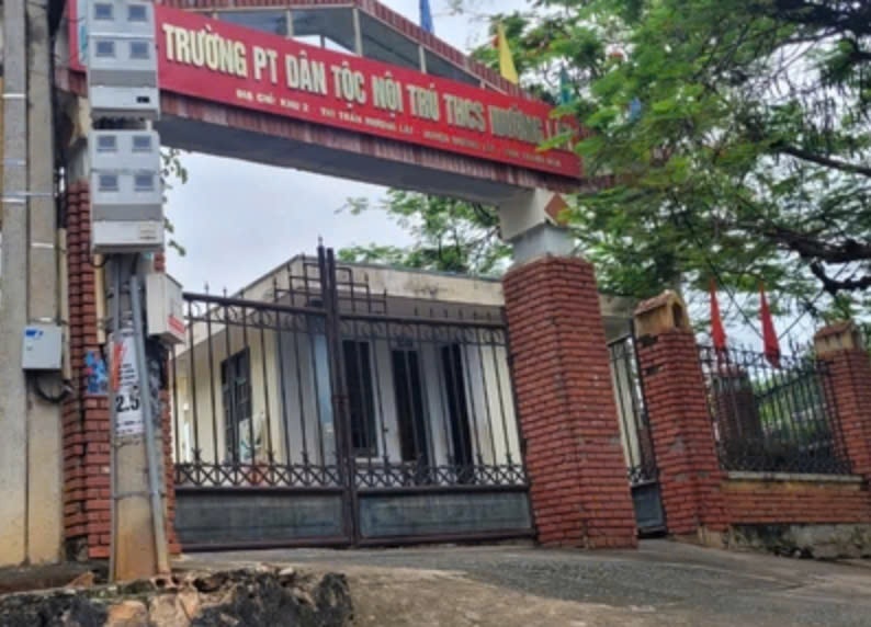 Hang loat can bo bi ky luat do xet tuyen nhieu con chau sai quy dinh hinh anh