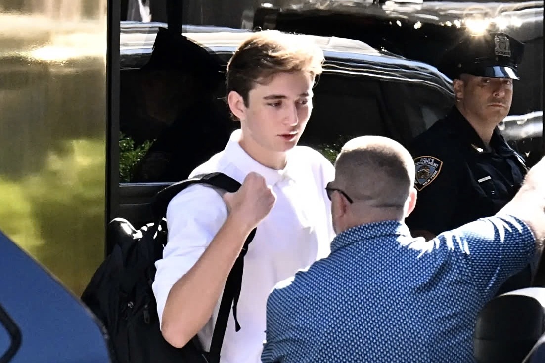 Barron Trump thanh tan sinh vien Dai hoc New York hinh anh