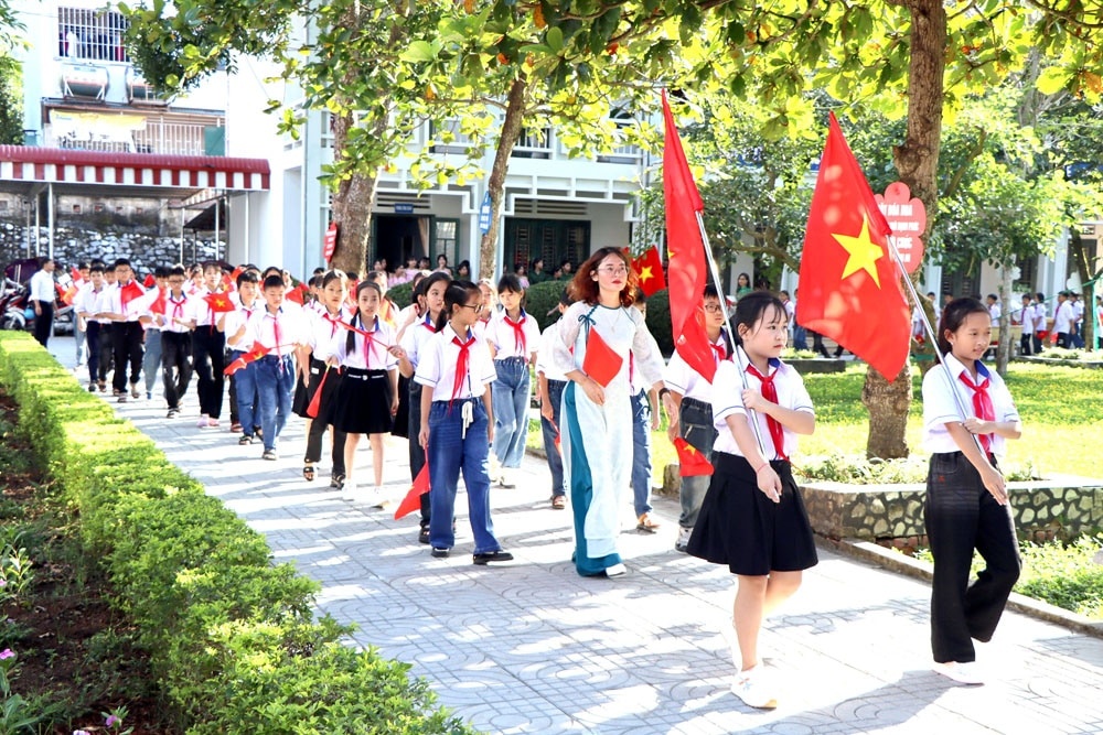 Lai Chau chinh thuc trien khai hoc 5 ngay/tuan hinh anh