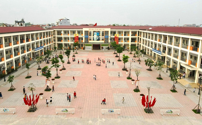 Dan Phuong len tieng ve viec su dung san pham tu sua trong truong hoc hinh anh