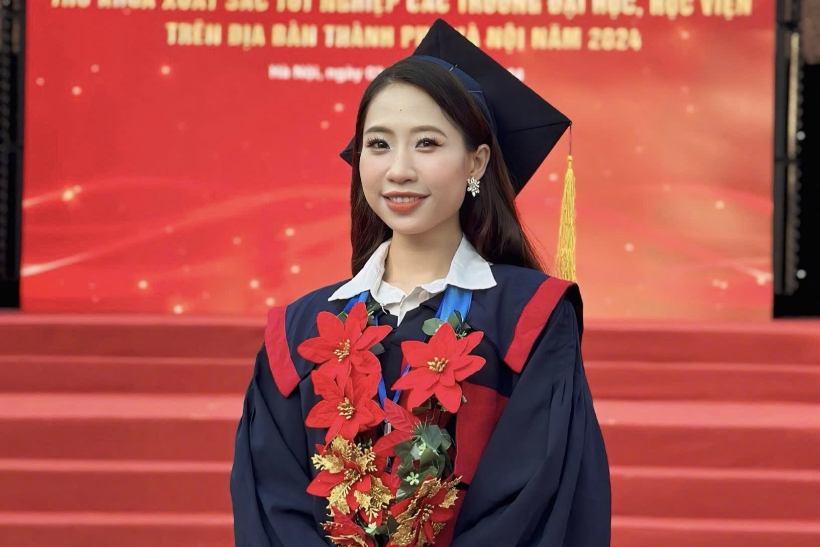 Nu sinh tung hoc Ke toan tot nghiep thu khoa Dien vien Cai luong hinh anh