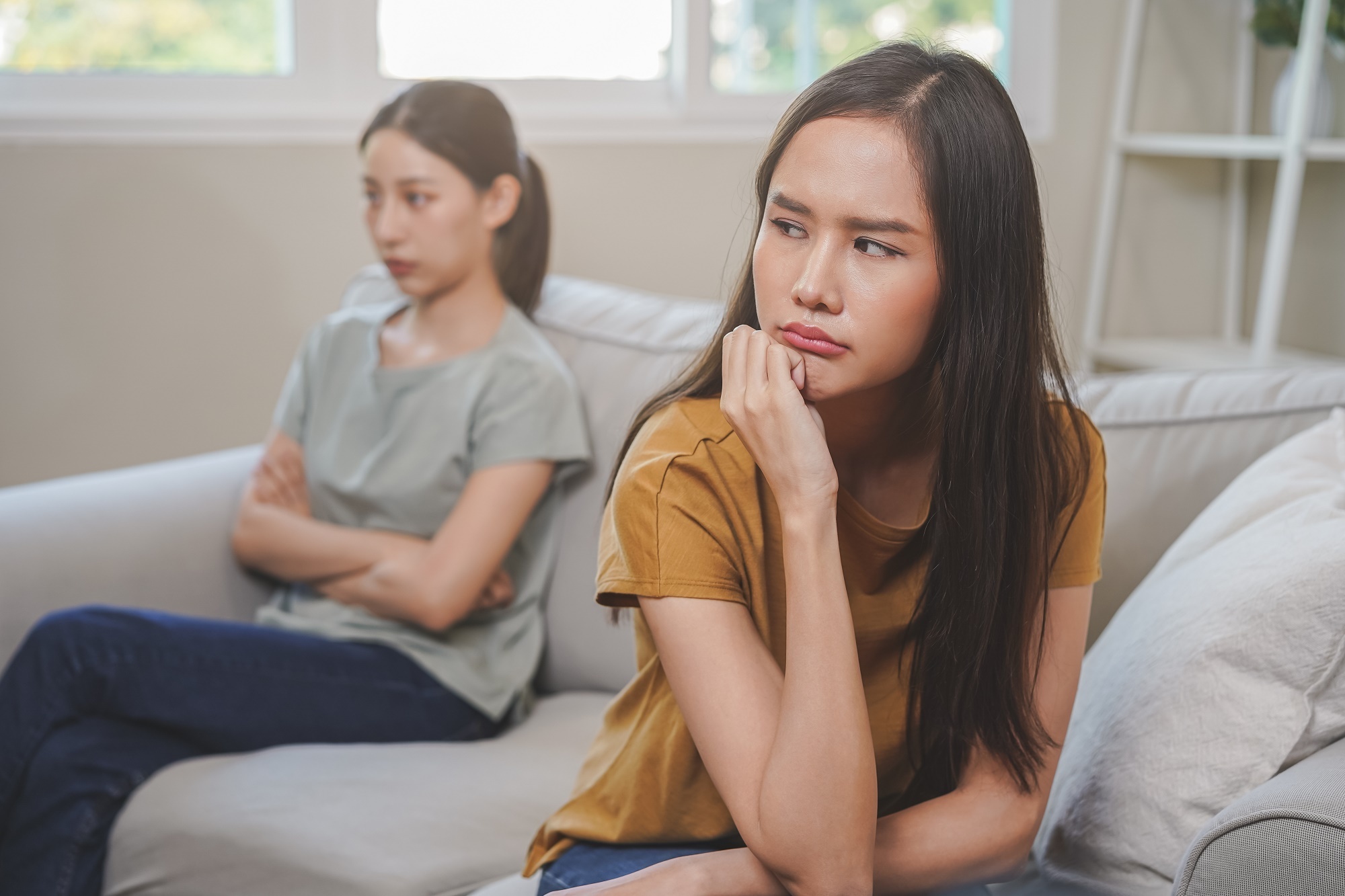 Ngan ngam ban cung phong o ban, suot ngay dung ke do hinh anh