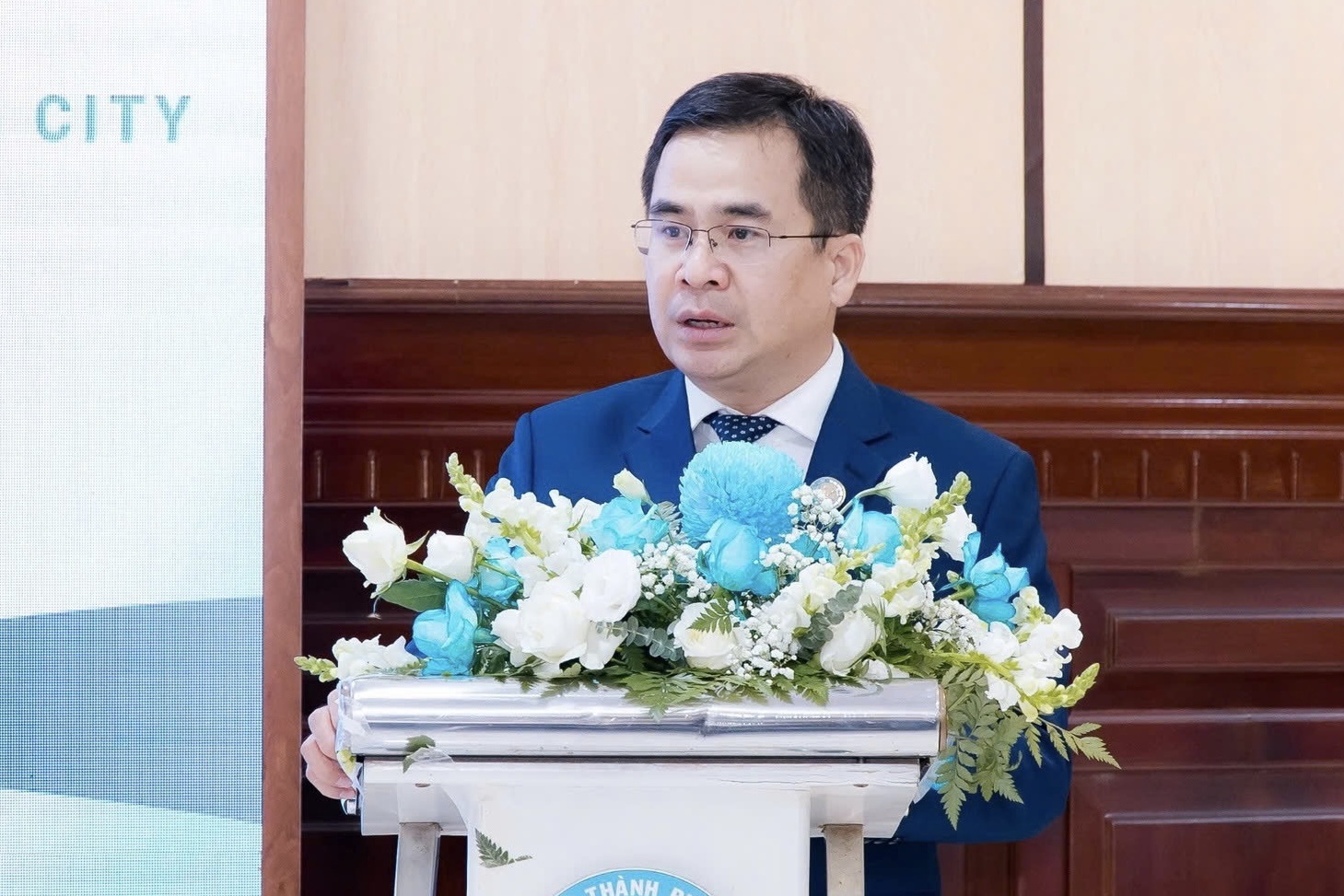 Dai hoc Y Duoc TP.HCM co hieu truong sau 4 nam 'trong ghe' hinh anh