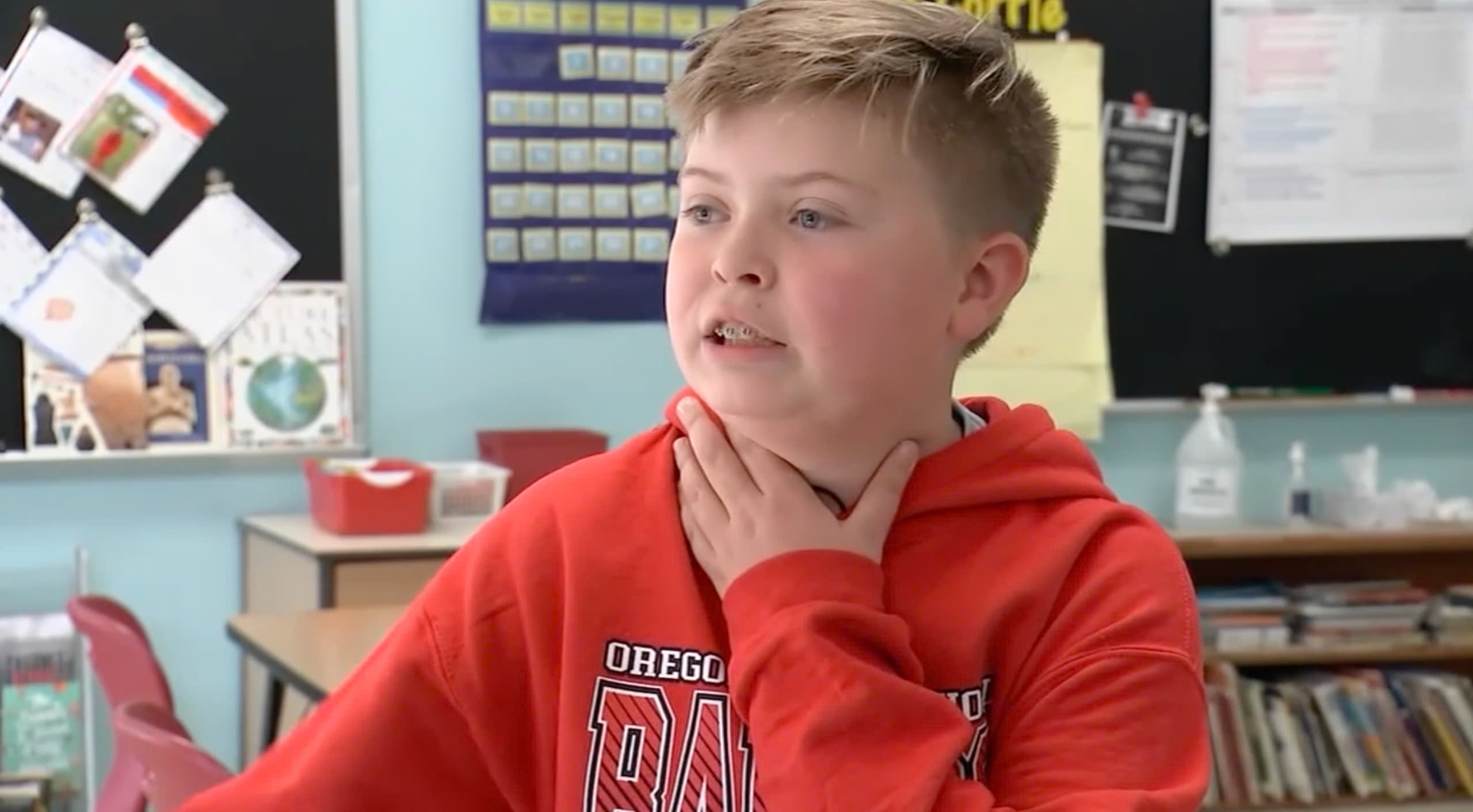 Giao vien phan ung cuc nhanh, cuu mang hoc sinh bi nghen cao su hinh anh