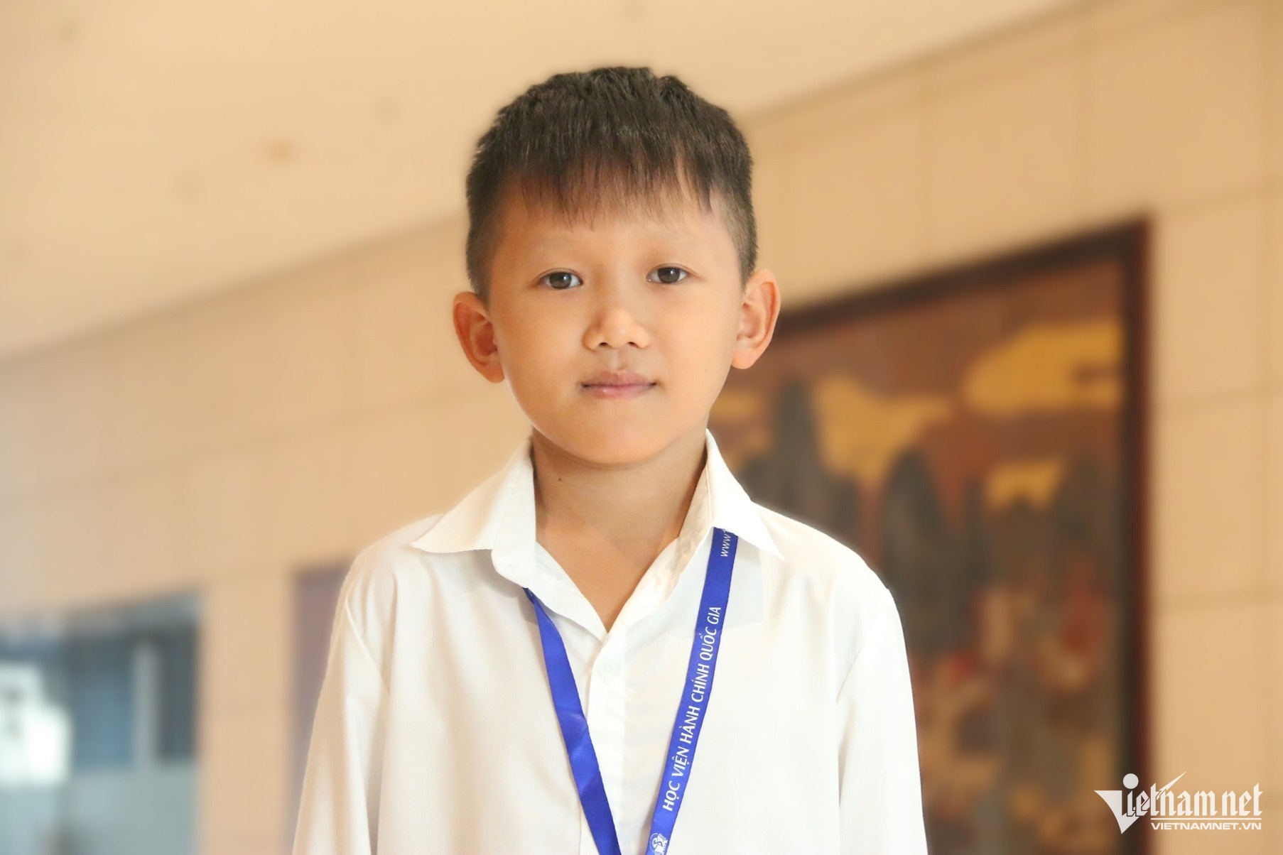 Sinh vien ti hon mo coi me, den truong bang ganh rau cua ba hinh anh