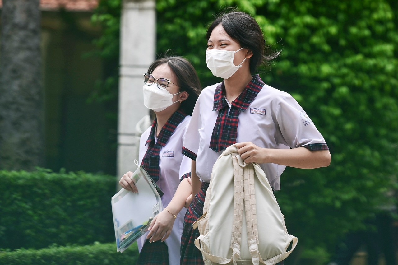 Chi hon 100 trieu dong cho con luyen IELTS de co 've' vao dai hoc hinh anh