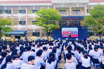 Hoi phu huynh du chi hon 21 trieu cho 1 tiet muc van nghe mung 20/11 hinh anh