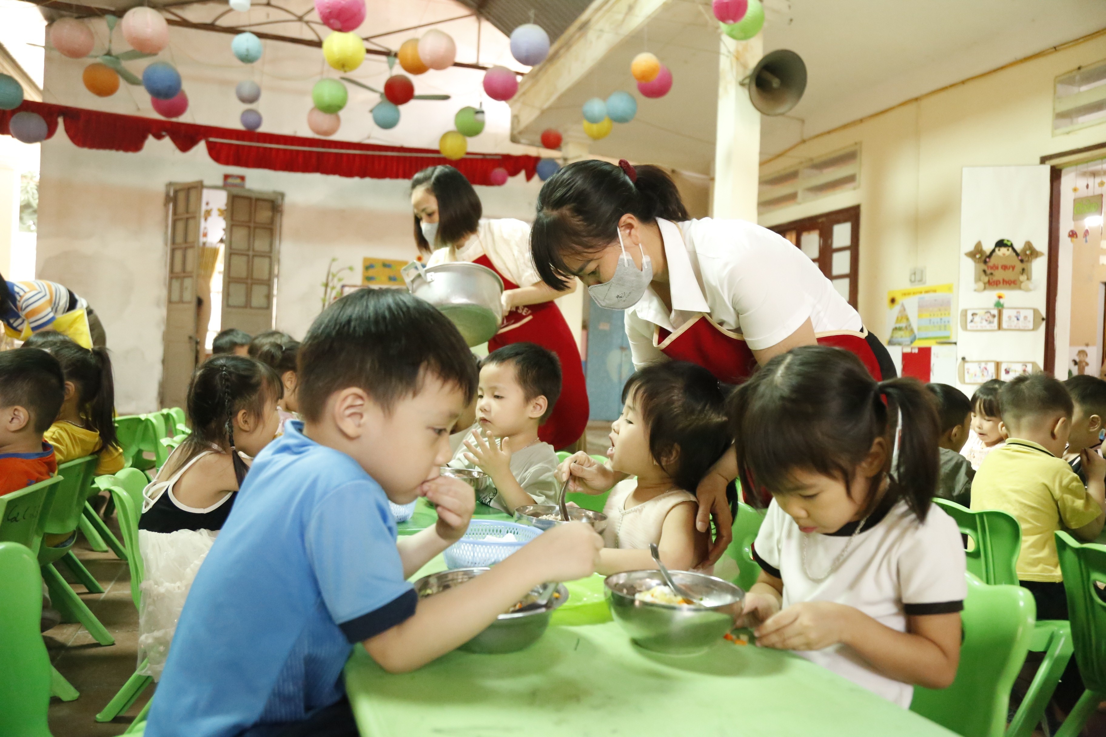 Nguyen nhan phu huynh Lao Cai dong loat cho 130 tre nghi hoc hinh anh