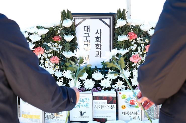 Dai hoc Han Quoc tim cach 'sinh ton' do thieu sinh vien hinh anh