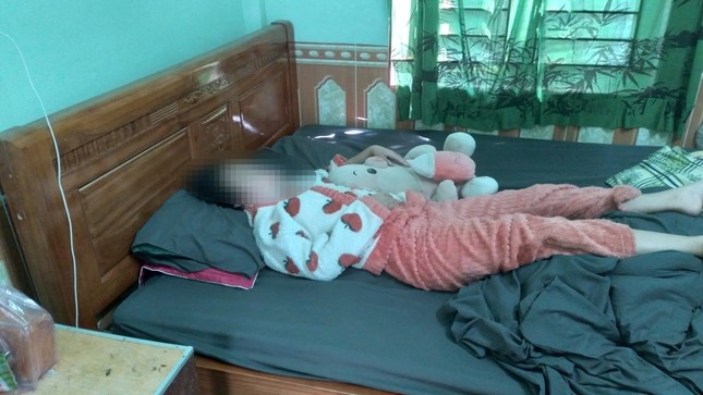 Dinh chi nhom hoc sinh danh hoi dong khien ban gay dot song co hinh anh