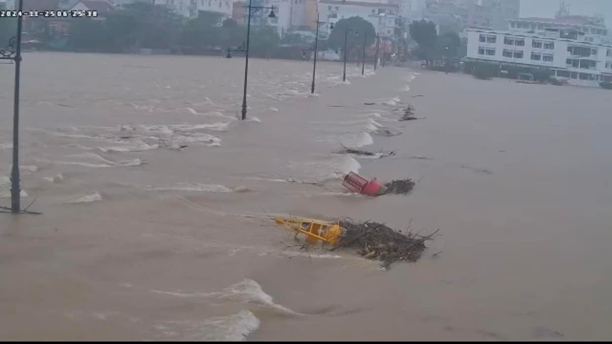 Hon 291.000 hoc sinh Thua Thien Hue nghi hoc tranh lu hinh anh