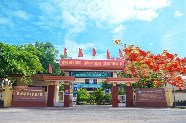 Vien chuc moi tuyen dung… phai cho truong 'muon' tien hinh anh