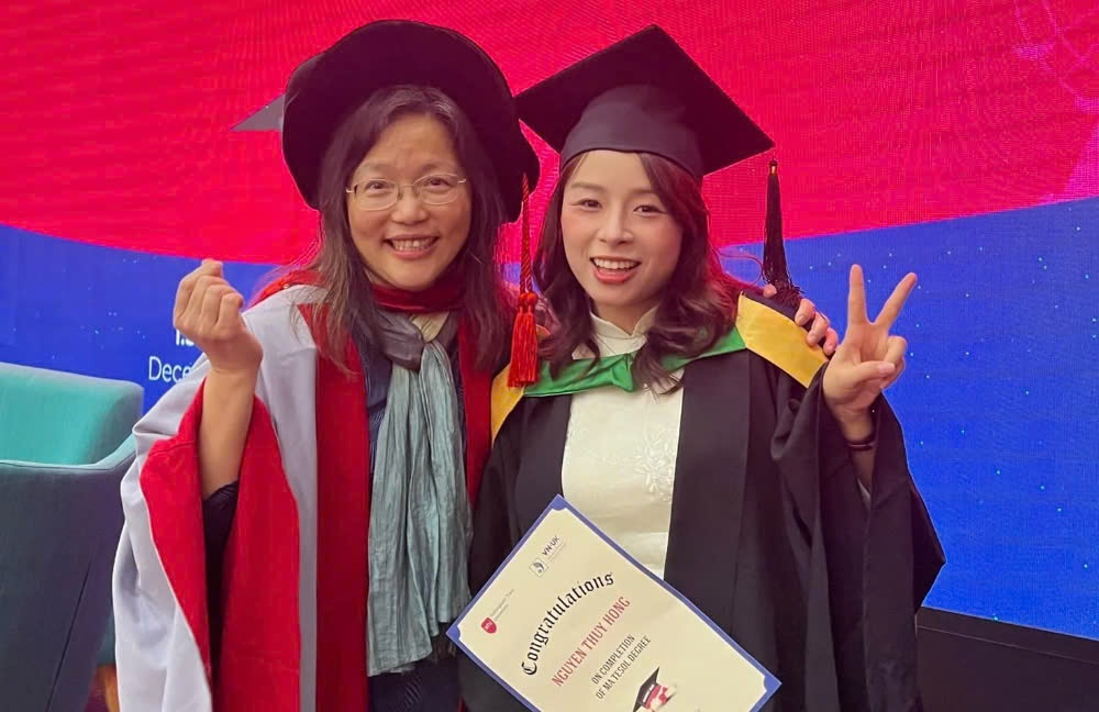 Tung bi 'cam' du hoc, ba me 1 con tot nghiep thac si loai gioi tai Anh hinh anh