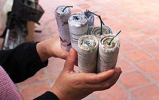 4 nam sinh nhap vien cap cuu sau tieng no lon hinh anh