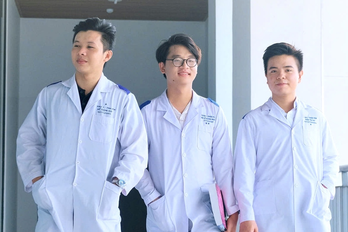 Nhieu giam doc benh vien lam truong bo mon tai mot truong y hinh anh