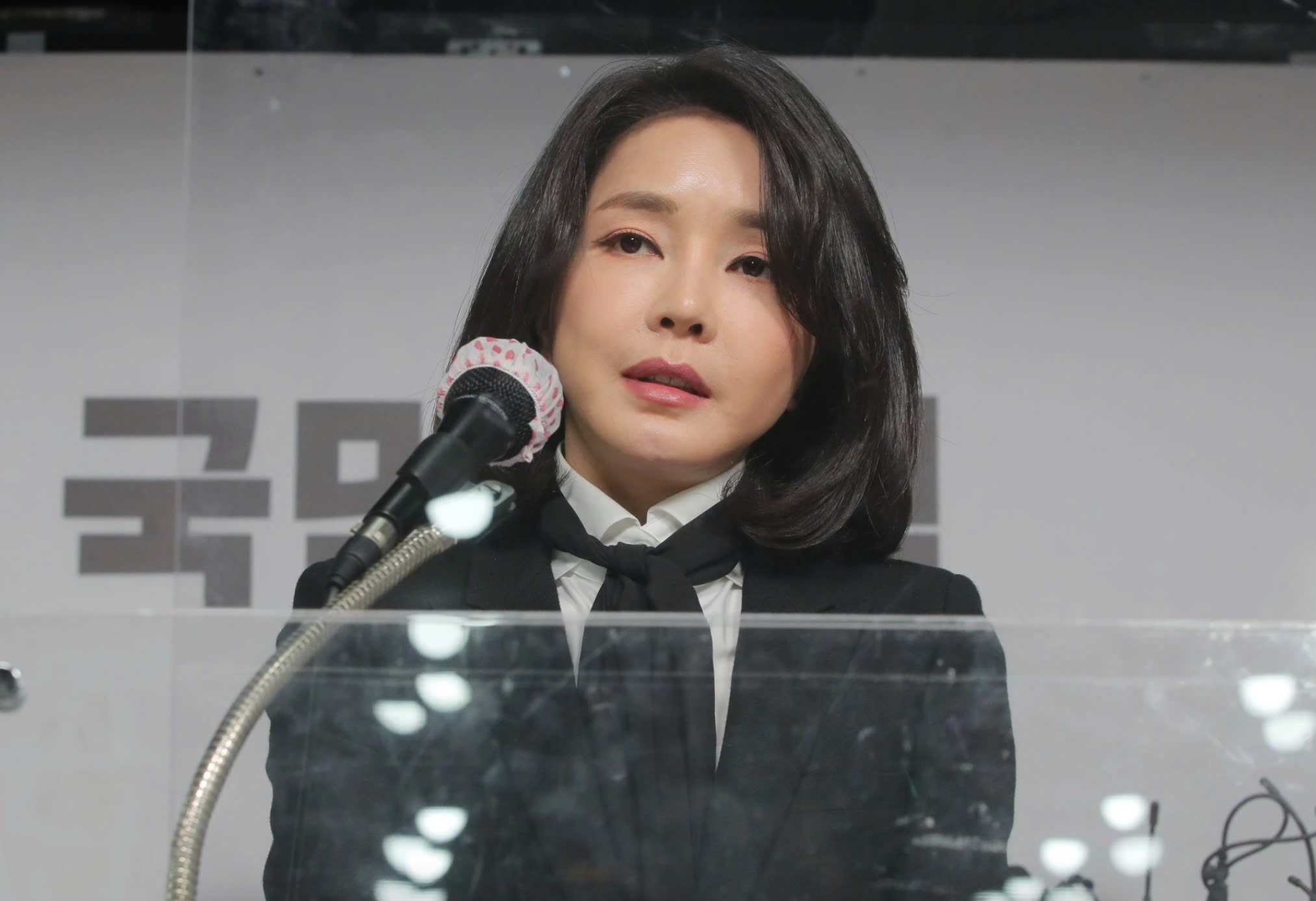 De nhat phu nhan Han Quoc bi cao buoc dao luan van thac si hinh anh